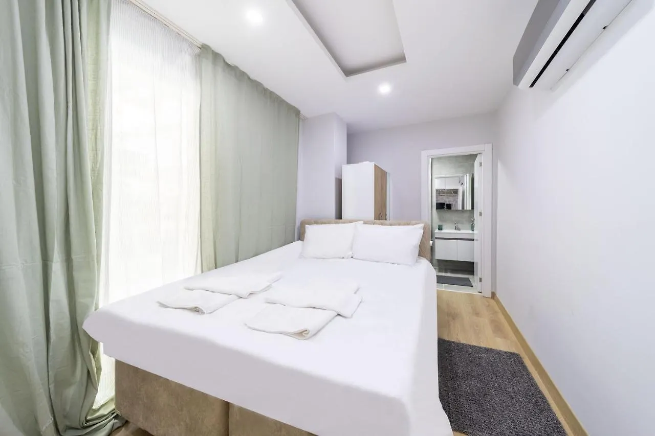 Modern And Cozy Apartment With Central Location And Balcony In Muratpasa, אנטליה
