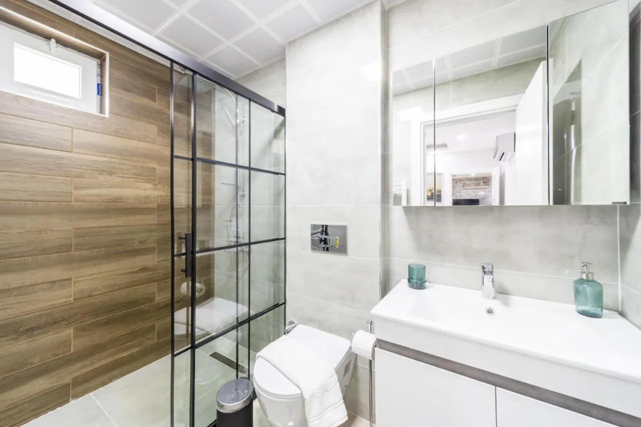 Modern And Cozy Apartment With Central Location And Balcony In Muratpasa, אנטליה